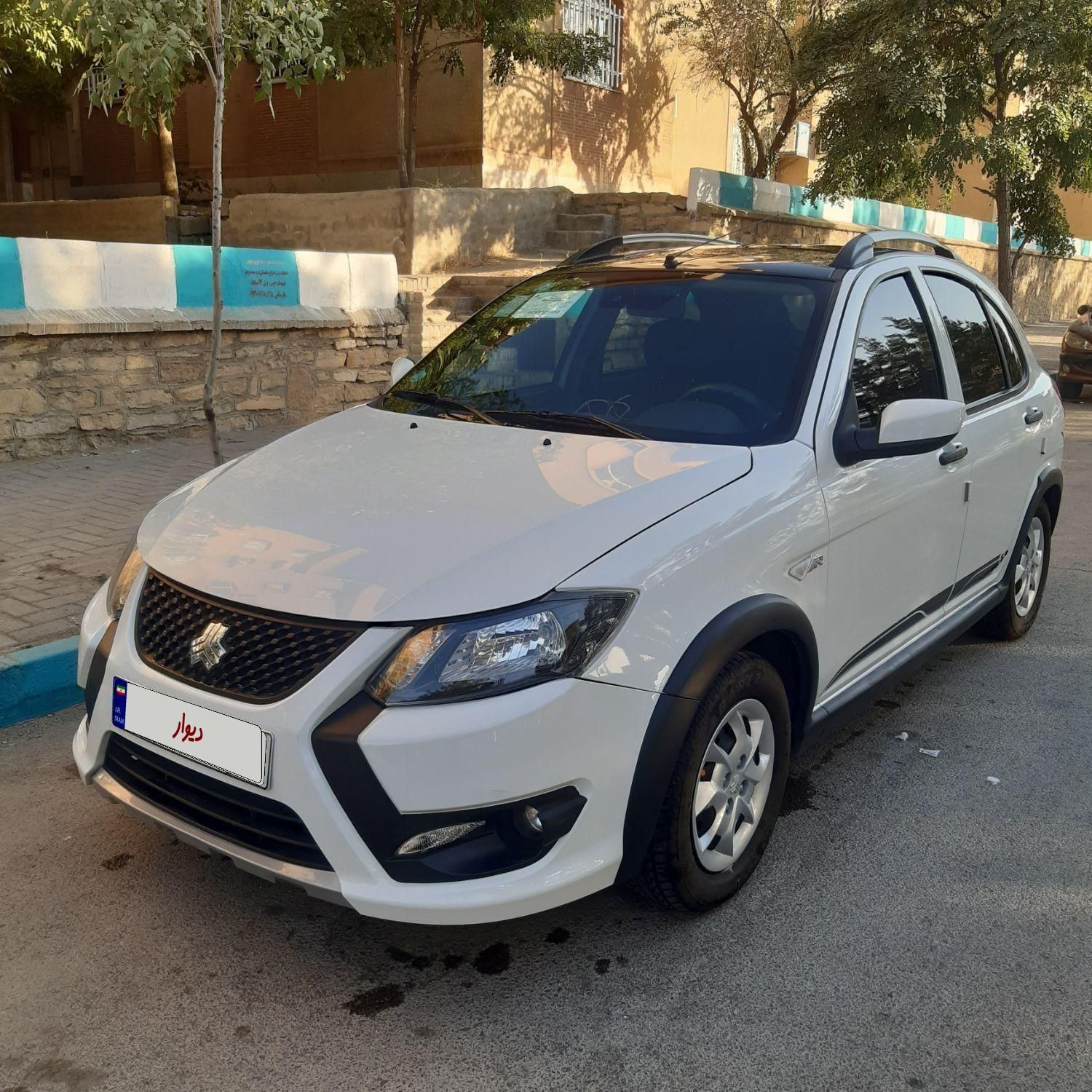 کوییک R دنده‌ای - 1402