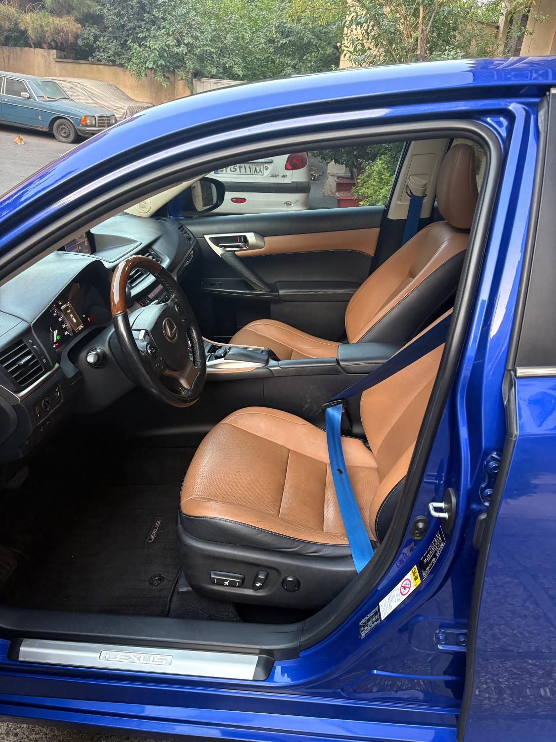 لکسوس CT 200H - 2015