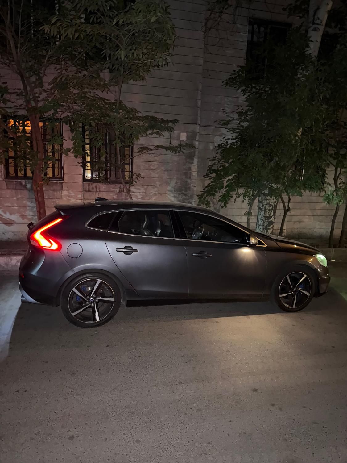 ولوو V40 R-DESIGN PLUS - 2014