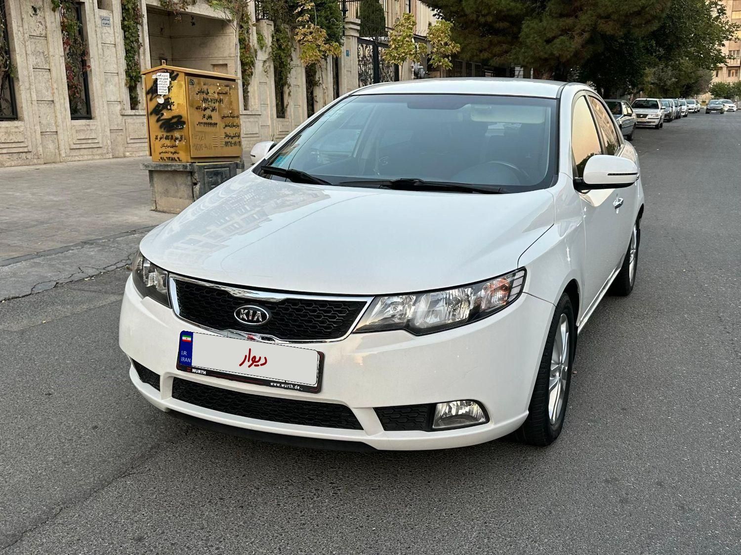 خودرو کیا، سراتو مونتاژ آگهی ann_18986276