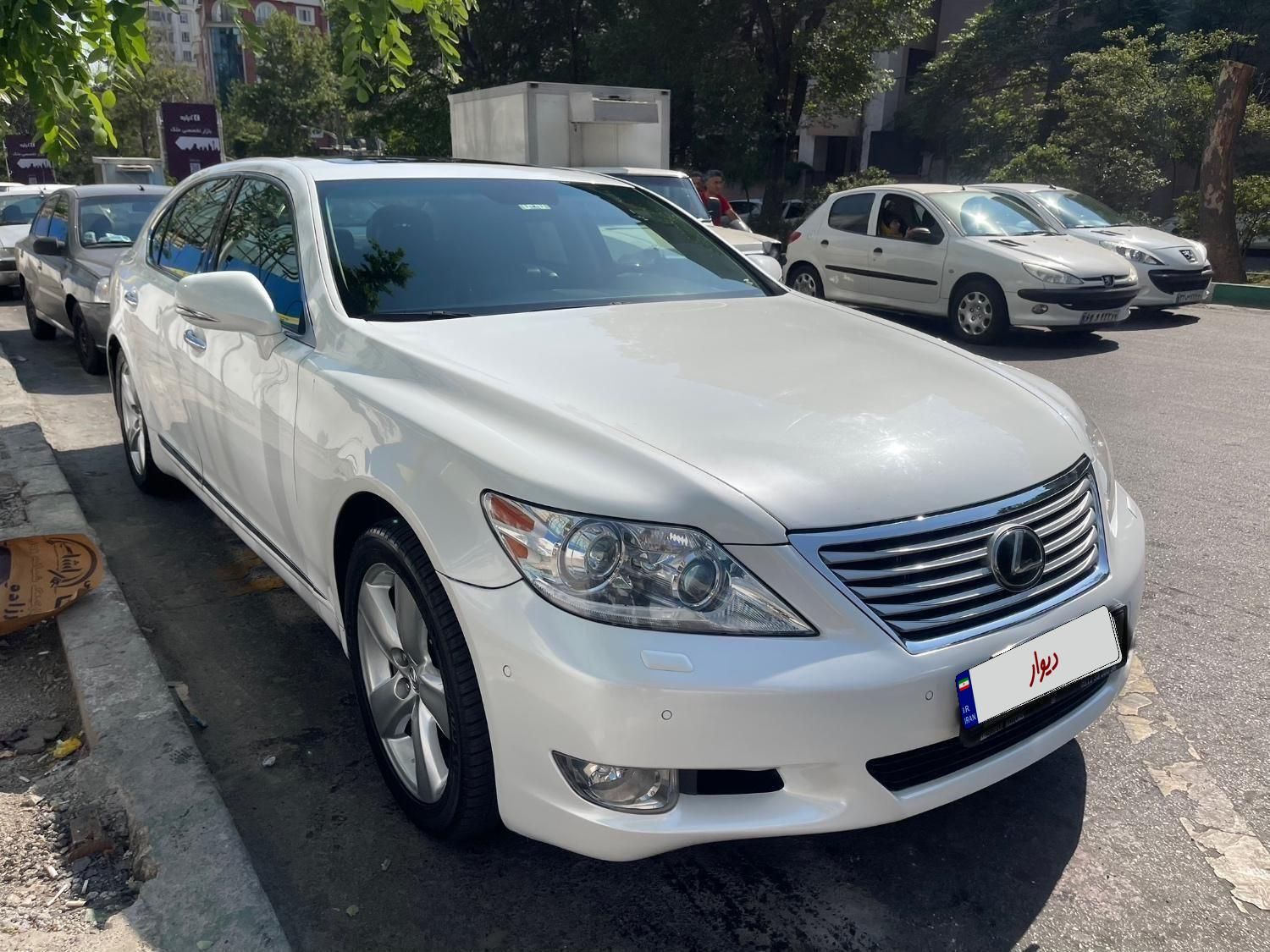 خودرو لکسوس، LS آگهی ann_19040670
