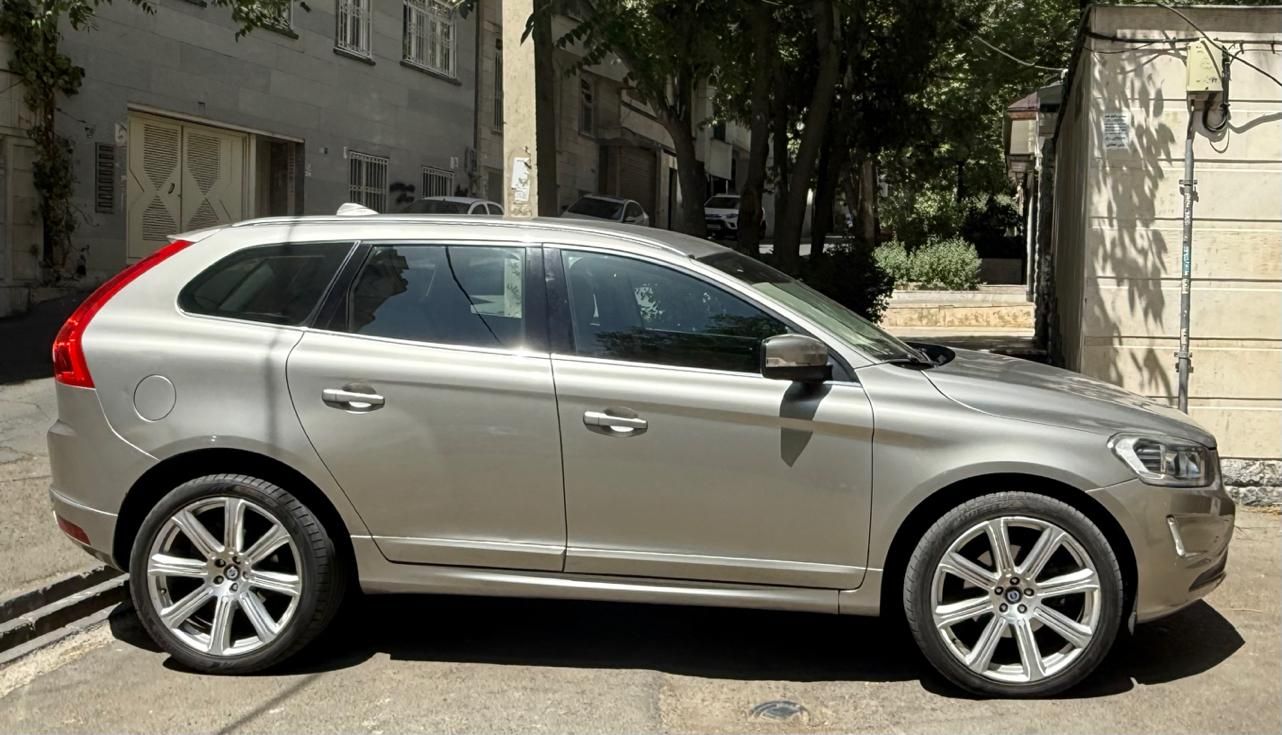 ولوو XC60 SELUX - 2014
