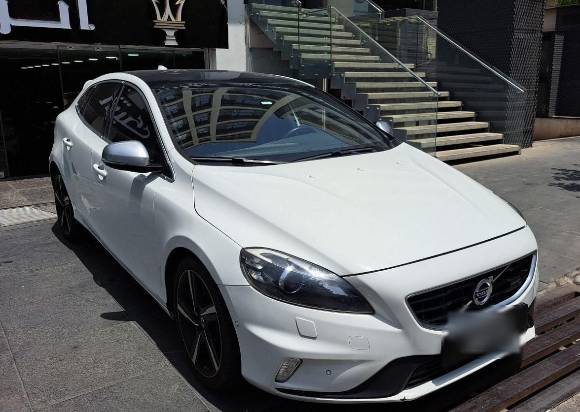 ولوو V40 R-DESIGN PLUS - 2014