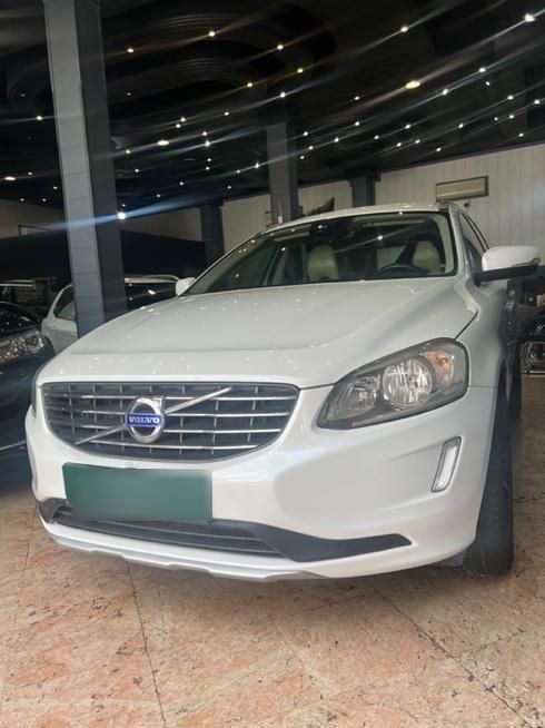ولوو XC60 R-DESIGN - 2015