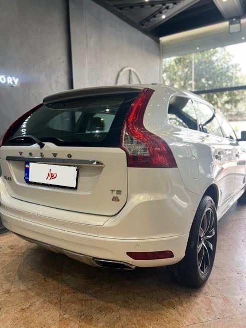 ولوو XC60 R-DESIGN - 2015