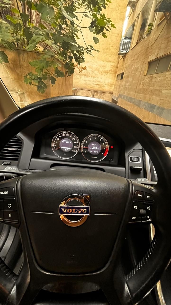 ولوو XC60 SELUX - 2013