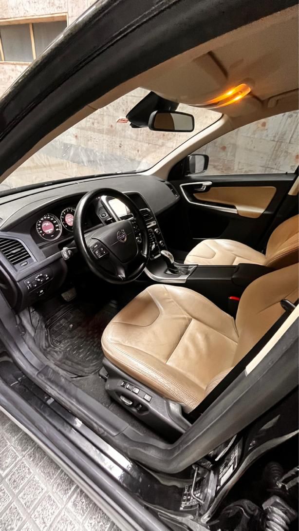 ولوو XC60 SELUX - 2013