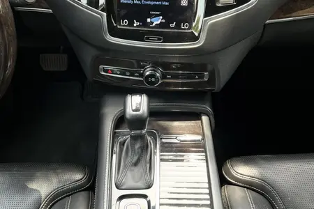ولوو XC90 R-DESIGN - 2017