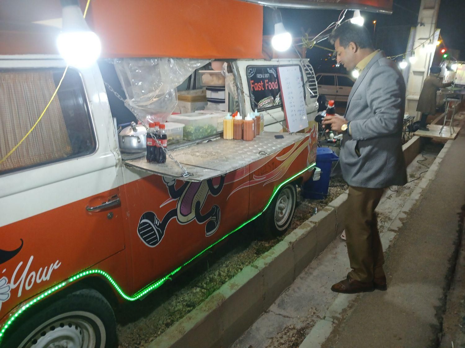 فولکس ون T2 - 1990