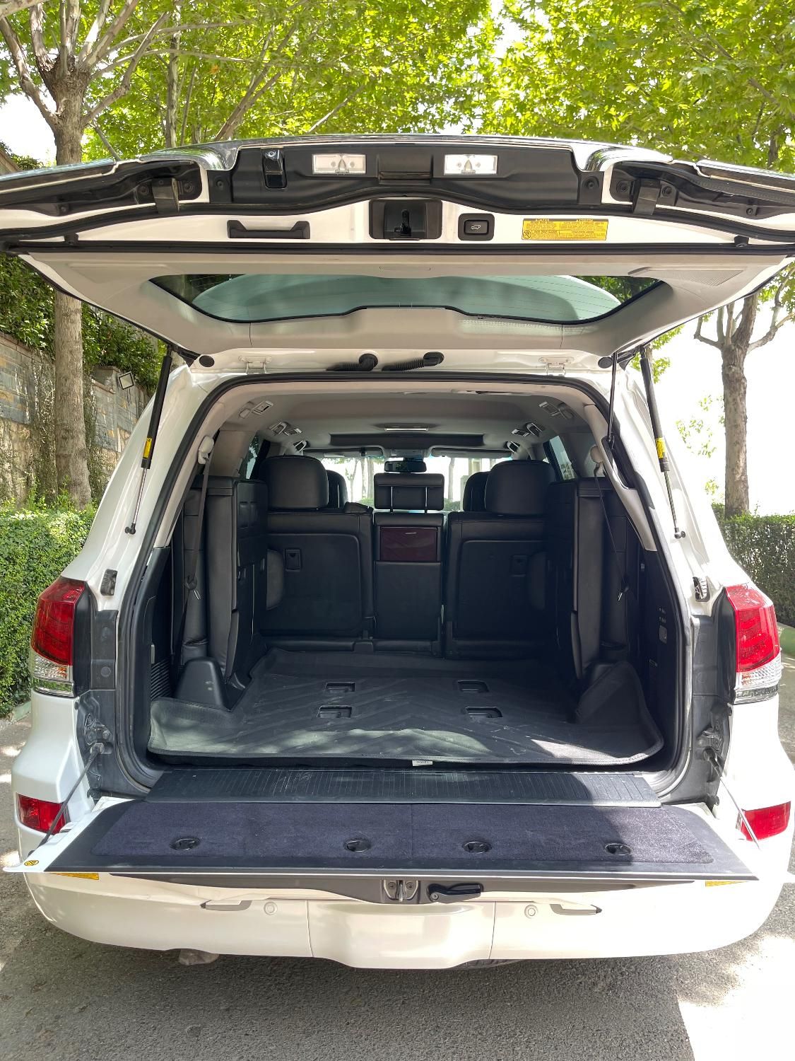 لکسوس LX 570 فول - 2013