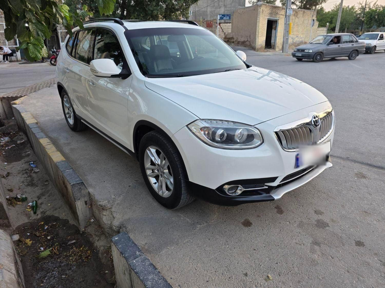 برلیانس v5 اتوماتیک - 2014