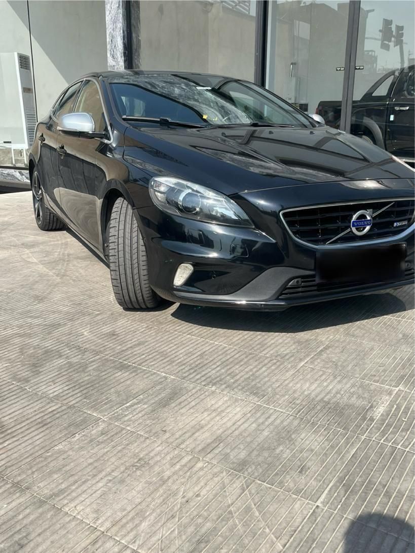 ولوو V40 R-DESIGN PLUS - 2014