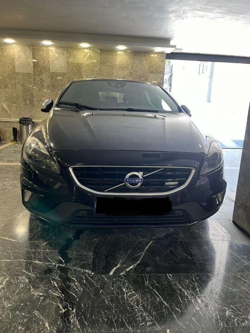 خودرو ولوو، V40 آگهی ann_19186024