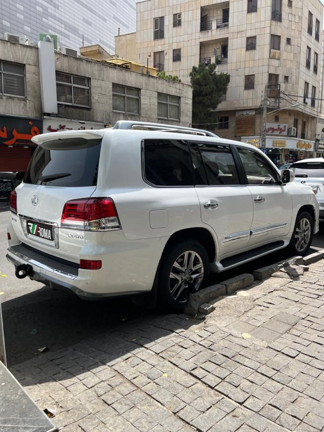 لکسوس LX 570 فول - 2013