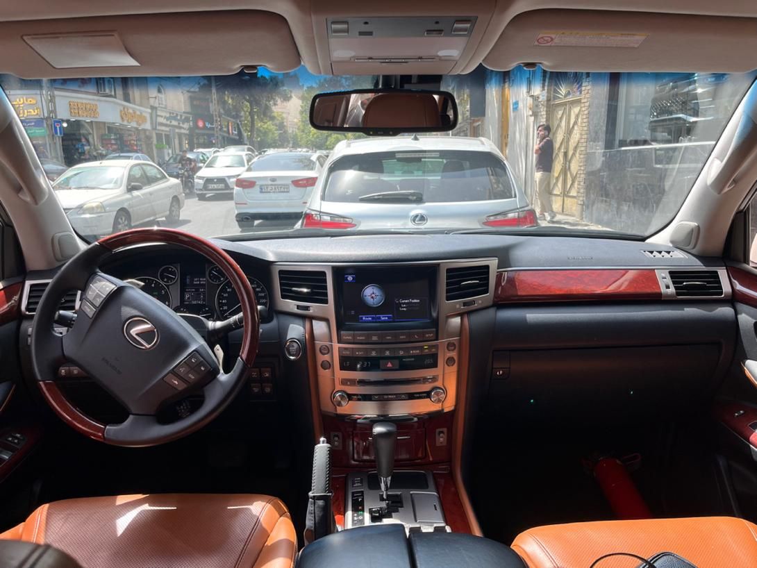 لکسوس LX 570 فول - 2013