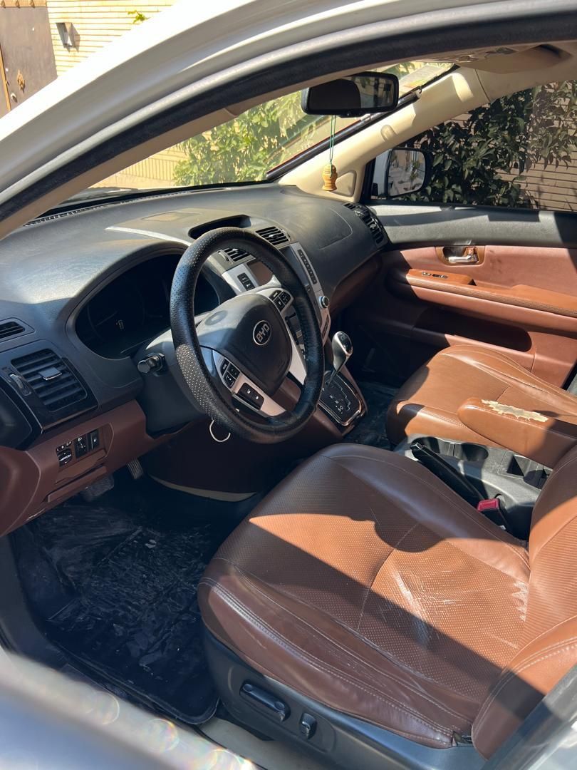 بی وای دی S6 اتوماتیک - 1396