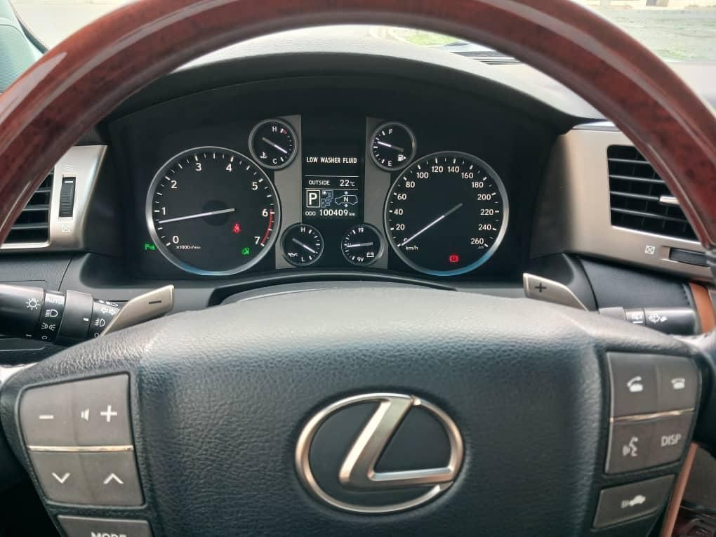لکسوس LX 570 فول - 2013