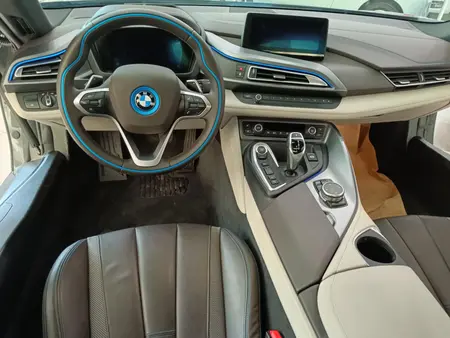 ب ام و سری i i8 - 2016