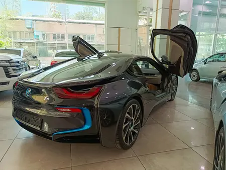 ب ام و سری i i8 - 2016