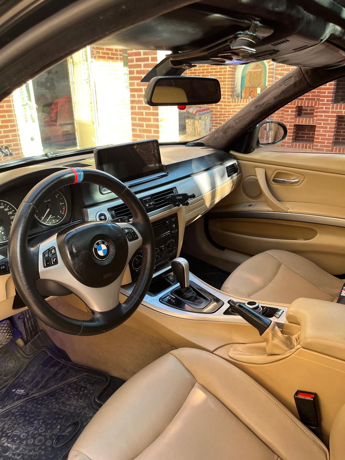 ب ام و سری 3 سدان 320i - 2011