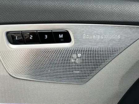 ولوو XC90 R-DESIGN - 2017