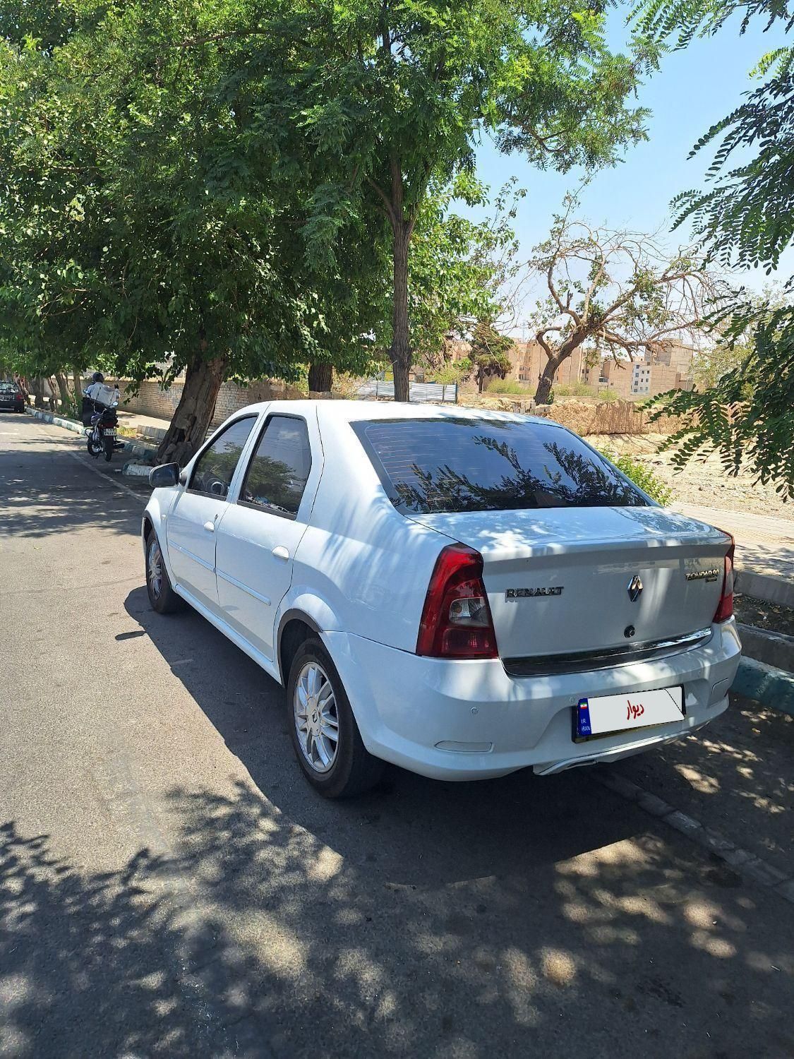 رنو تندر 90 پلاس اتوماتیک - 1396