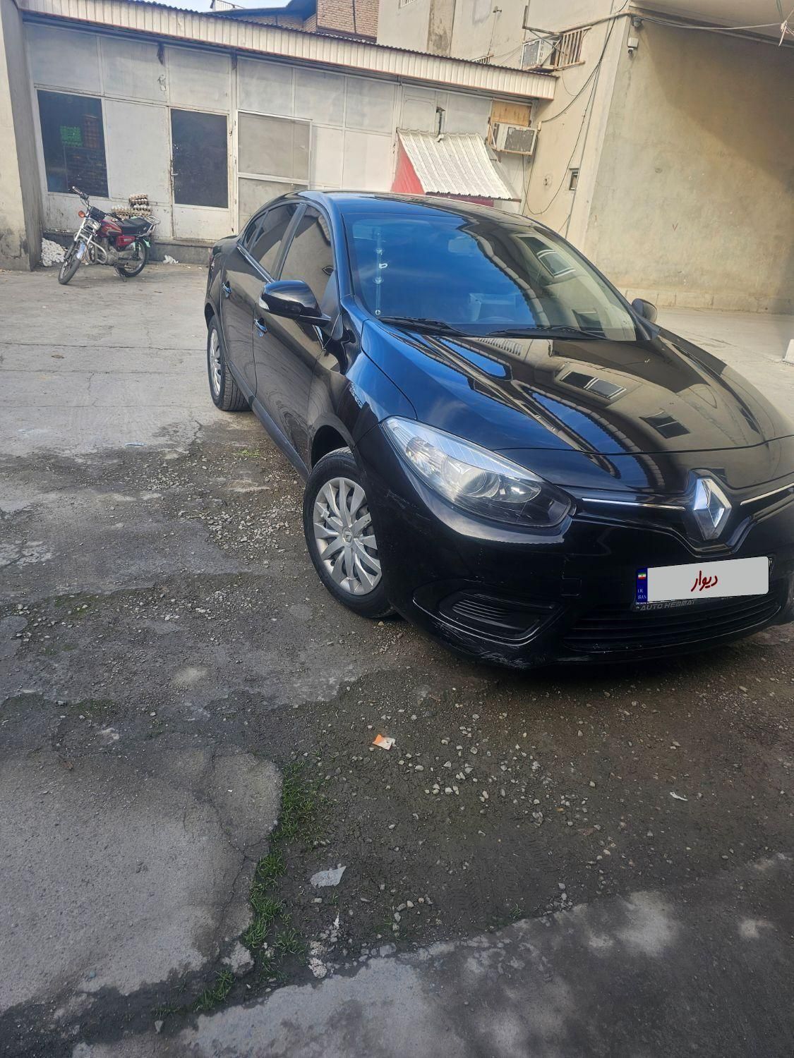 رنو فلوئنس اتوماتیک E4 - 2017
