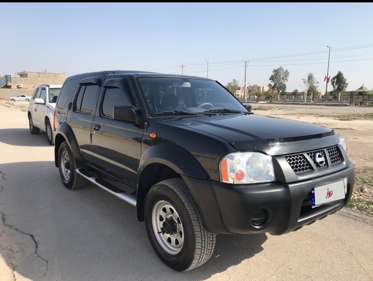 نیسان رونیز دنده‌ای - 1382