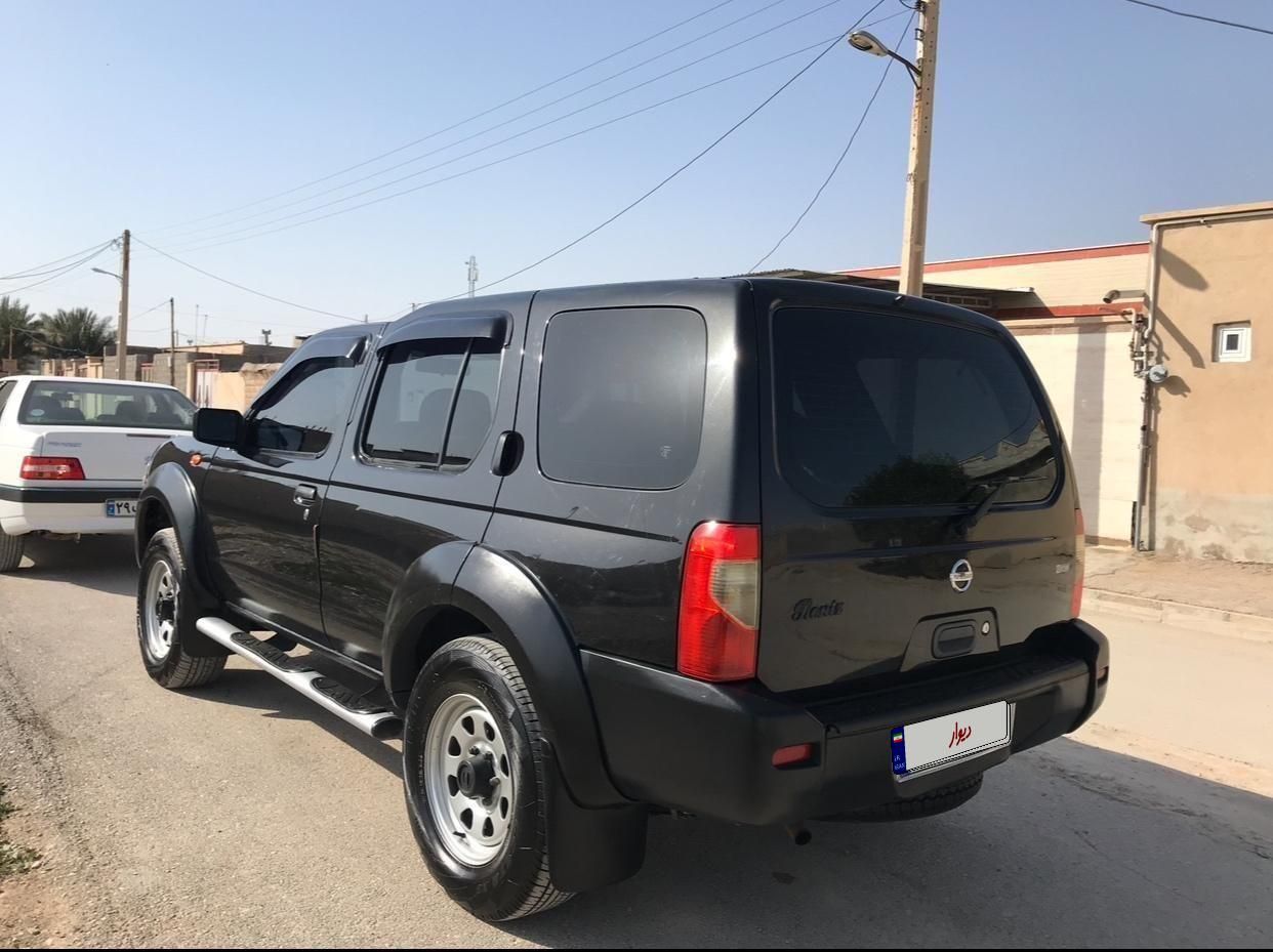 نیسان رونیز دنده‌ای - 1382