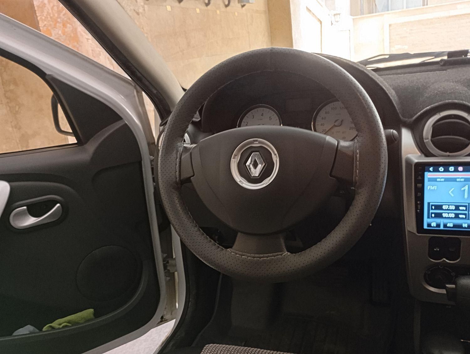 رنو ساندرو اتوماتیک - 1395