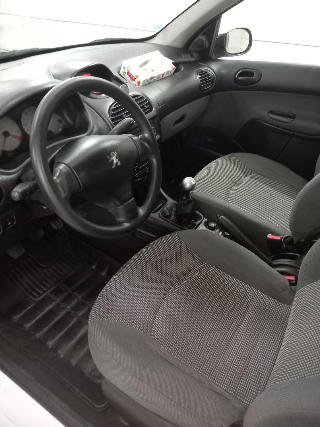 پژو ۲۰۶ صندوق دار v8 - 1395