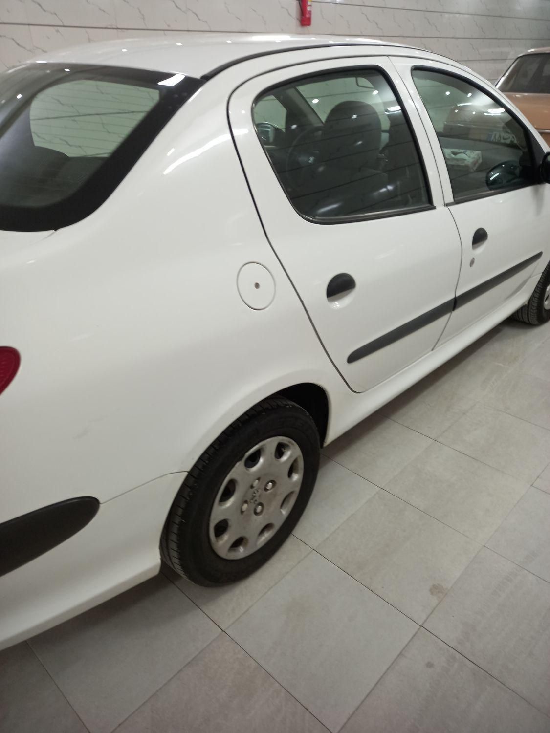 پژو ۲۰۶ صندوق دار v8 - 1395