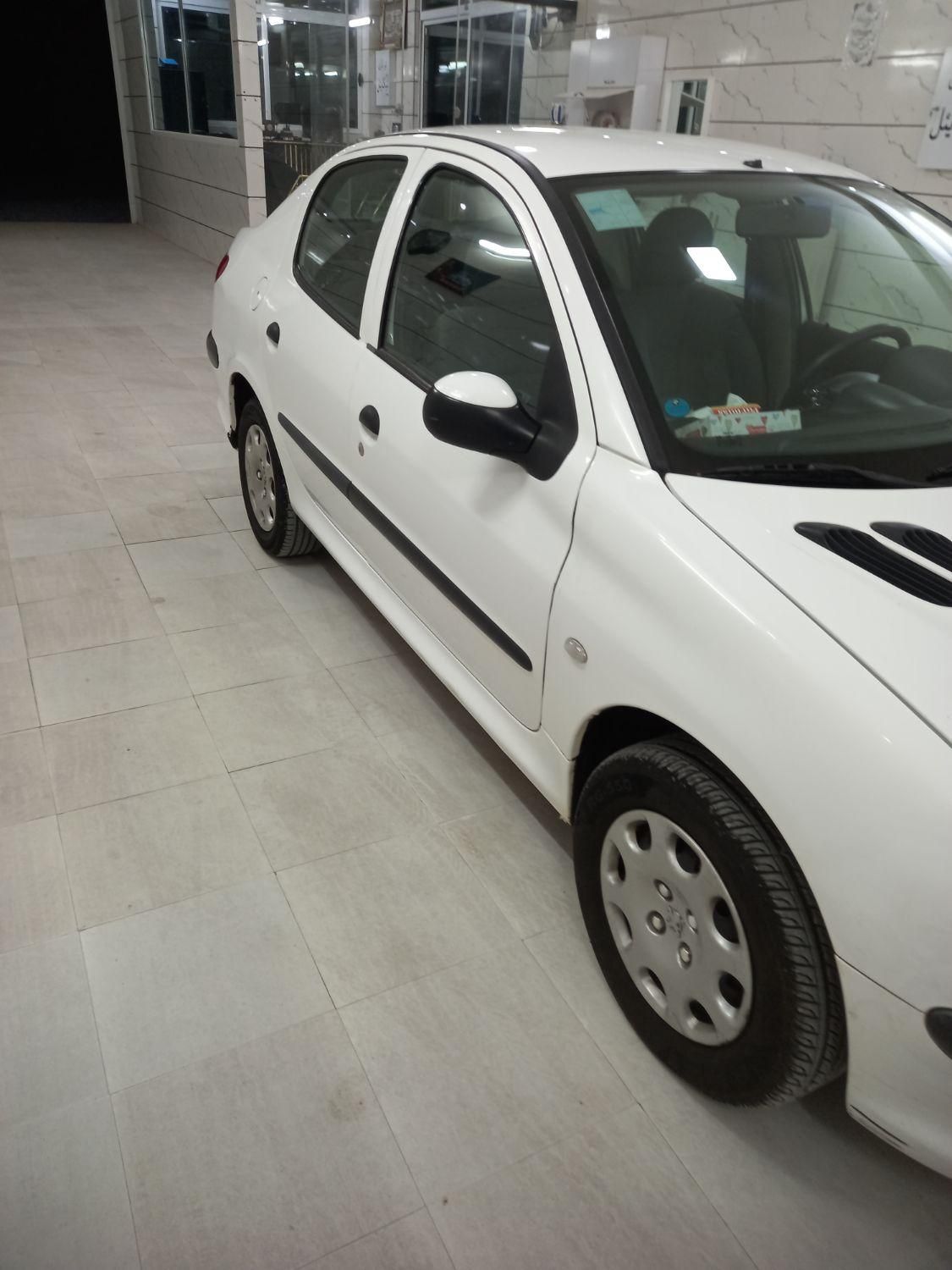پژو ۲۰۶ صندوق دار v8 - 1395