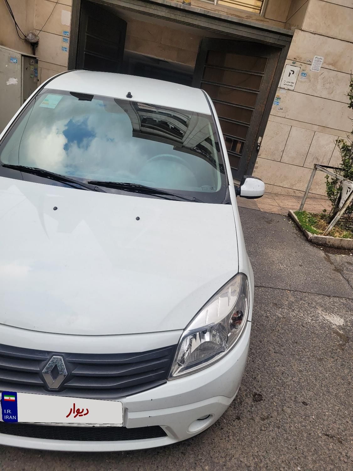خودرو رنو، ساندرو آگهی ann_19276643