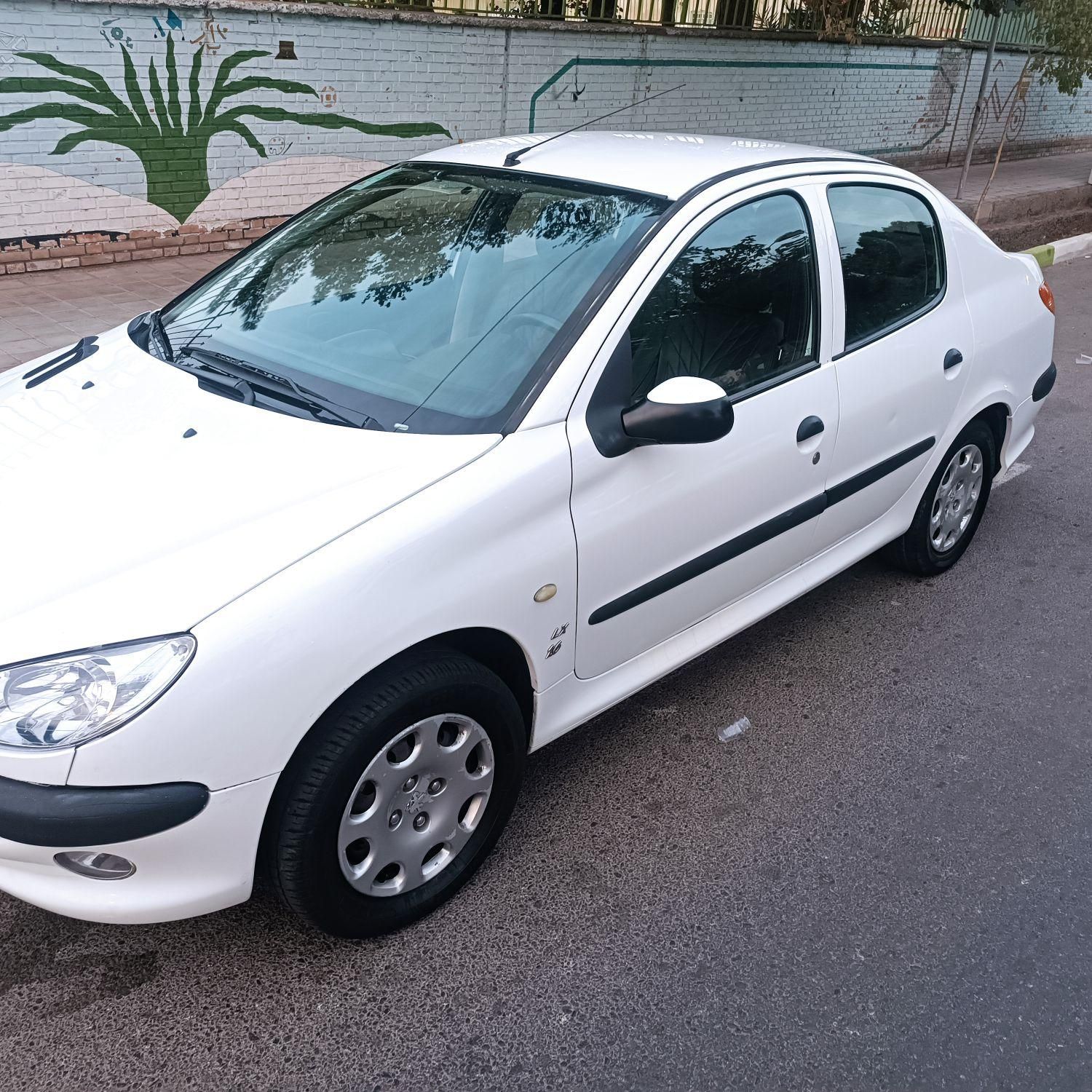 پژو ۲۰۶ صندوق دار v8 - 1393