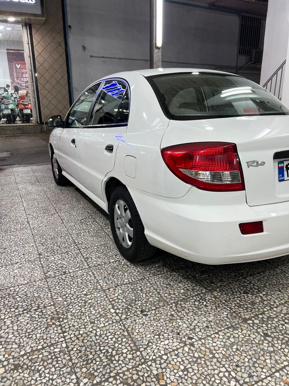کیا ریو صندوقدار نیمه فول UB - 1389
