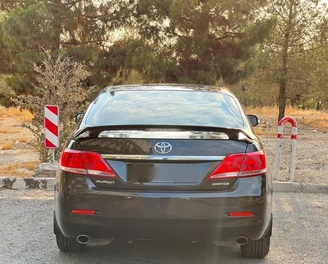 تویوتا آریون XV40 - 2010