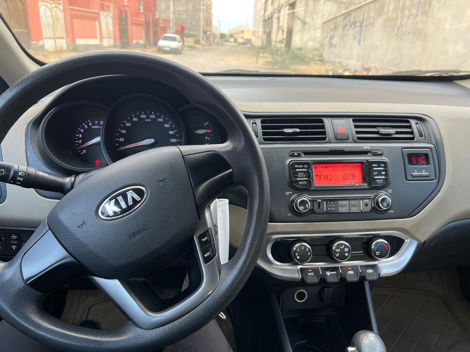کیا ریو صندوقدار فول UB - 2015