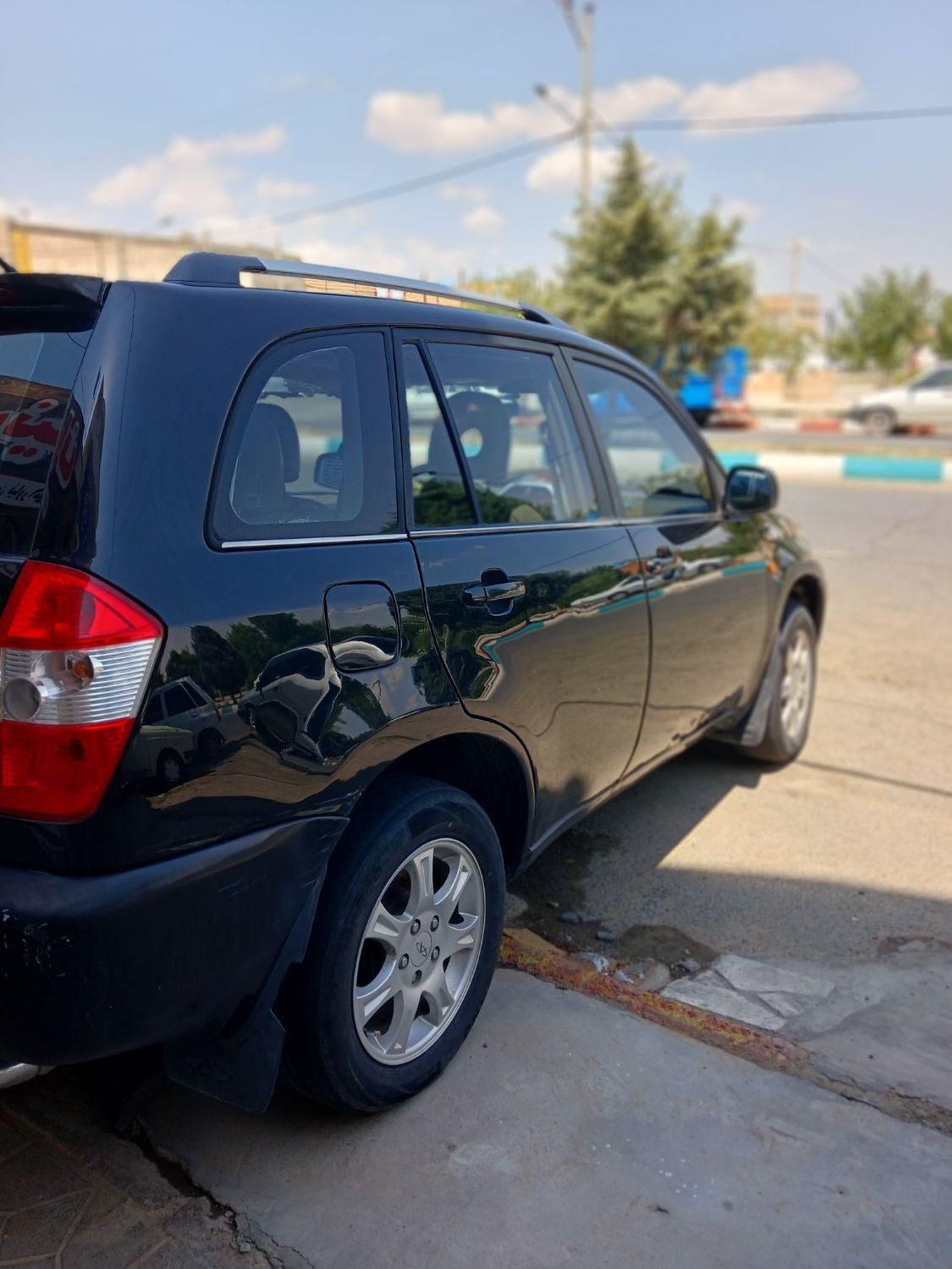 ام وی ام X33 دنده‌ای ساده - 1392