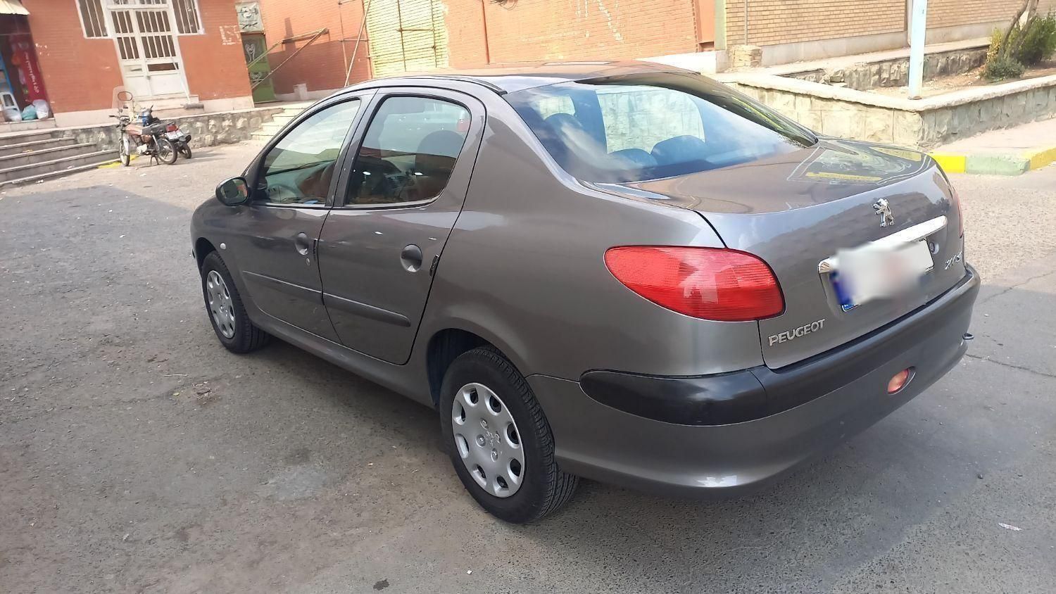 پژو ۲۰۶ صندوق دار v8 - 1389