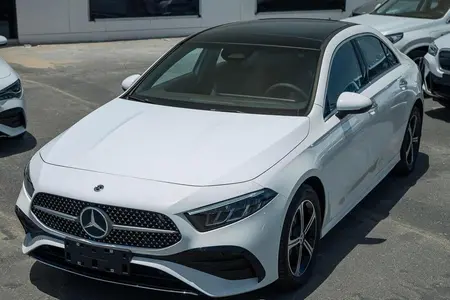 بنز C 200 - 2025