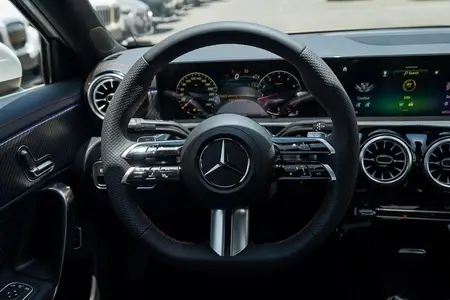 بنز C 200 - 2025