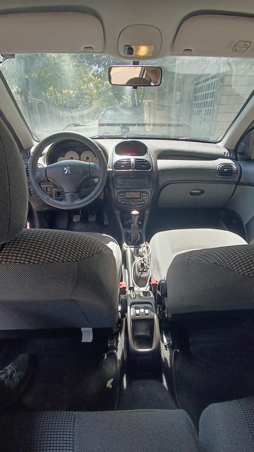 پژو ۲۰۶ صندوق دار v8 - 1394