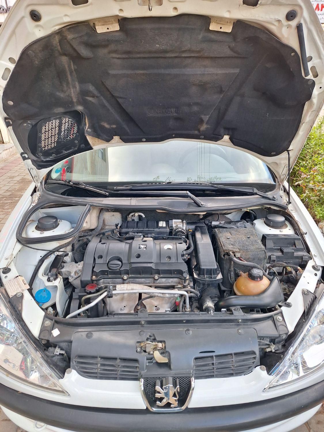 پژو ۲۰۶ صندوق دار v8 - 1398
