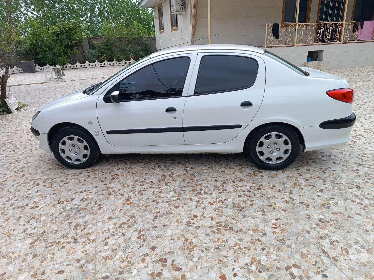 پژو ۲۰۶ صندوق دار v8 - 1397