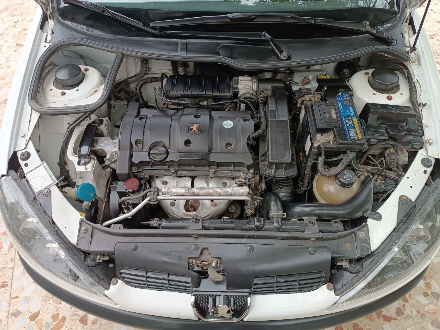 پژو ۲۰۶ صندوق دار v8 - 1397
