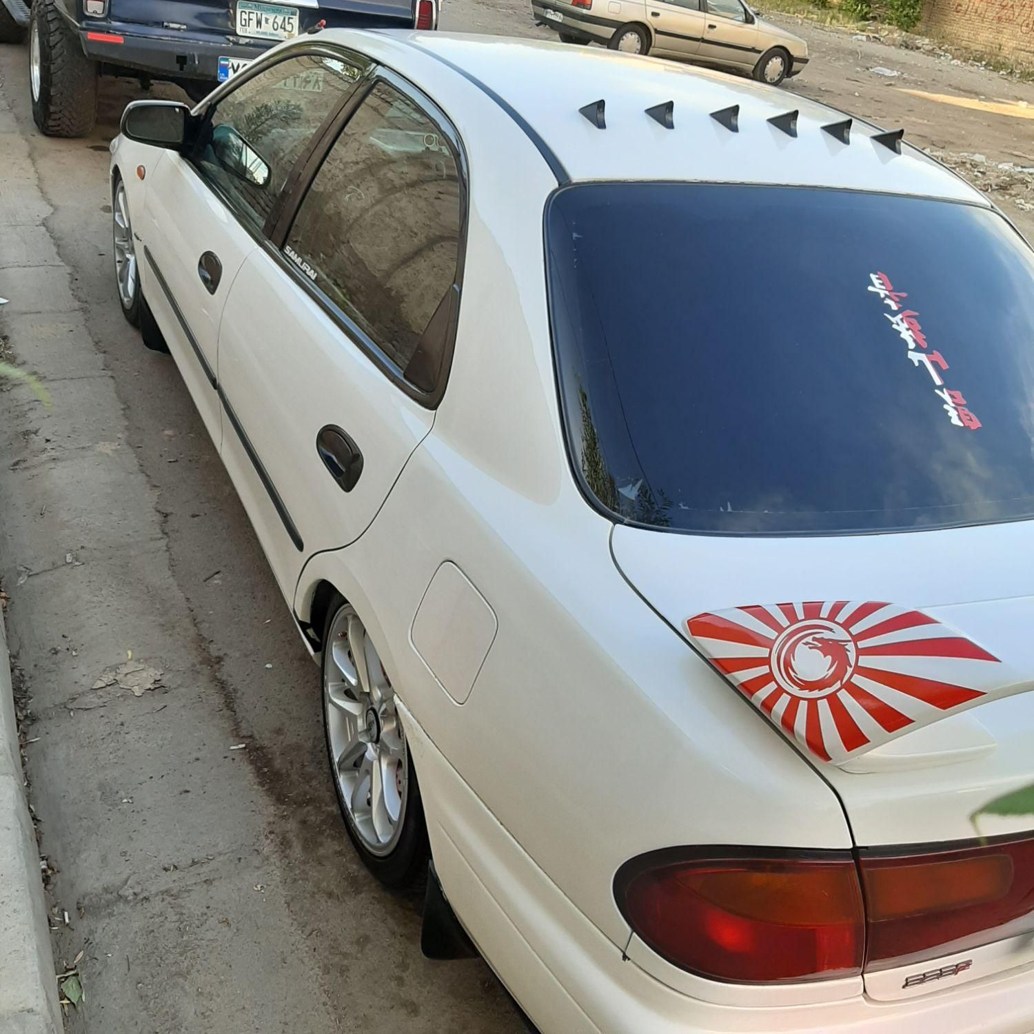 مزدا 323 F - 1380