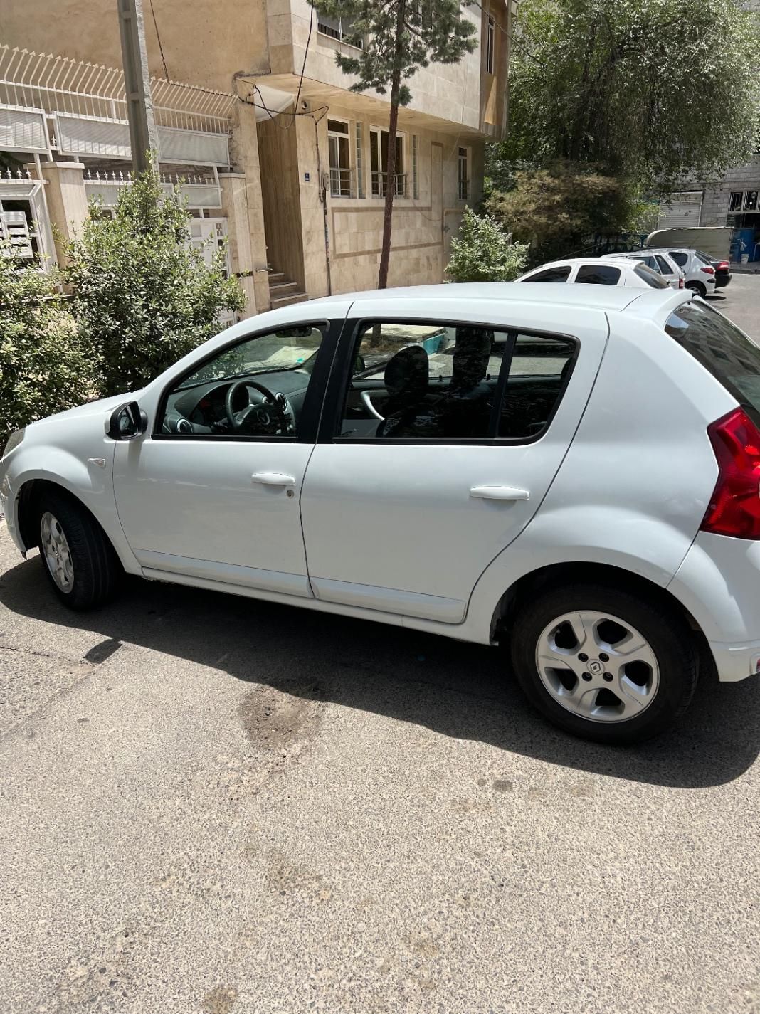 رنو ساندرو اتوماتیک - 1396