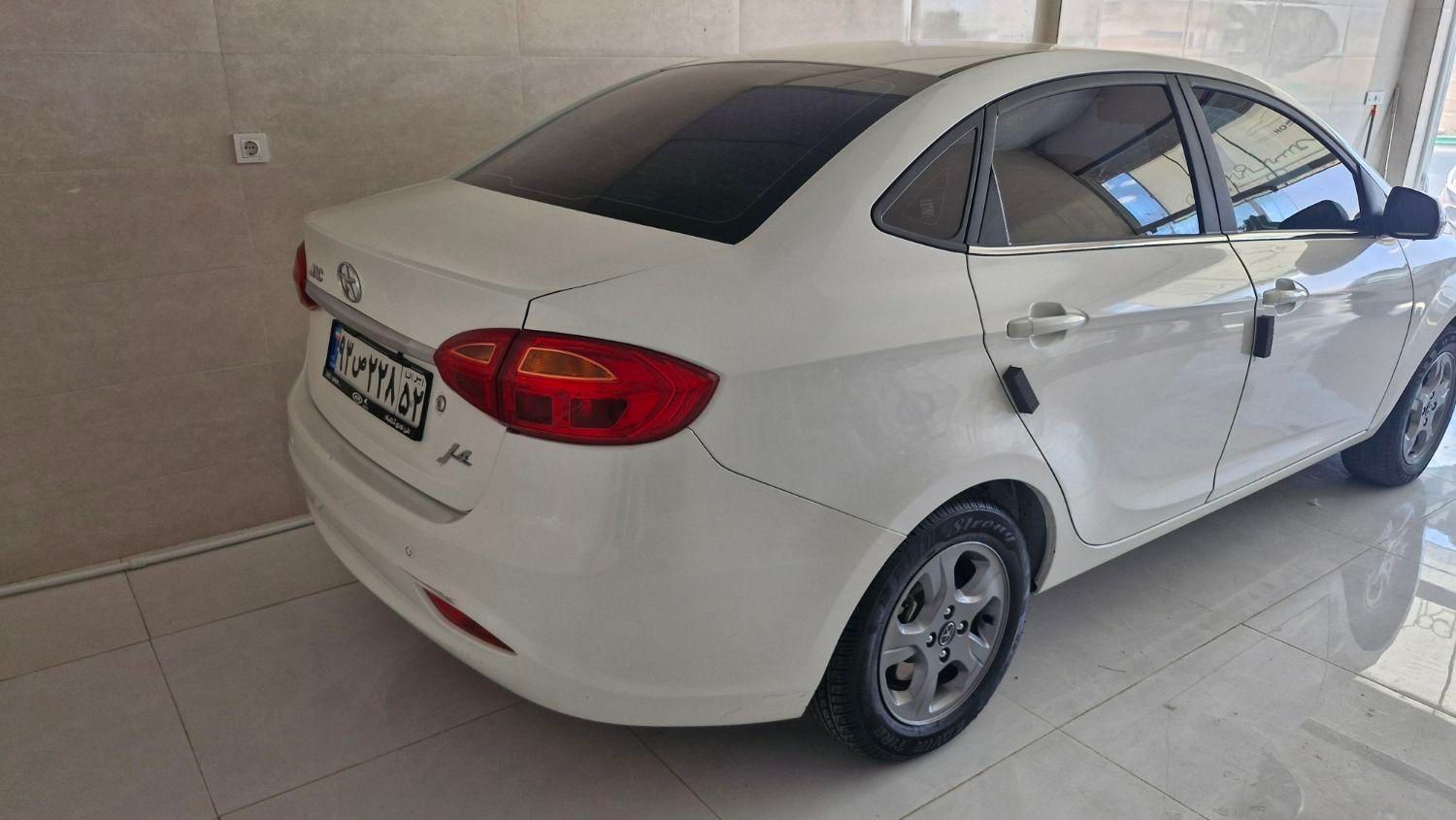 جک J4 اتوماتیک ساده - 1401