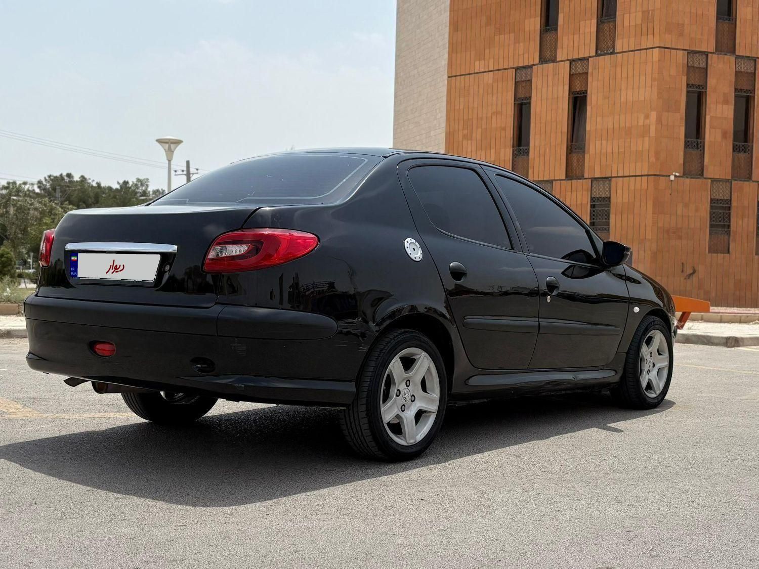 پژو ۲۰۶ صندوق دار v8 - 1391